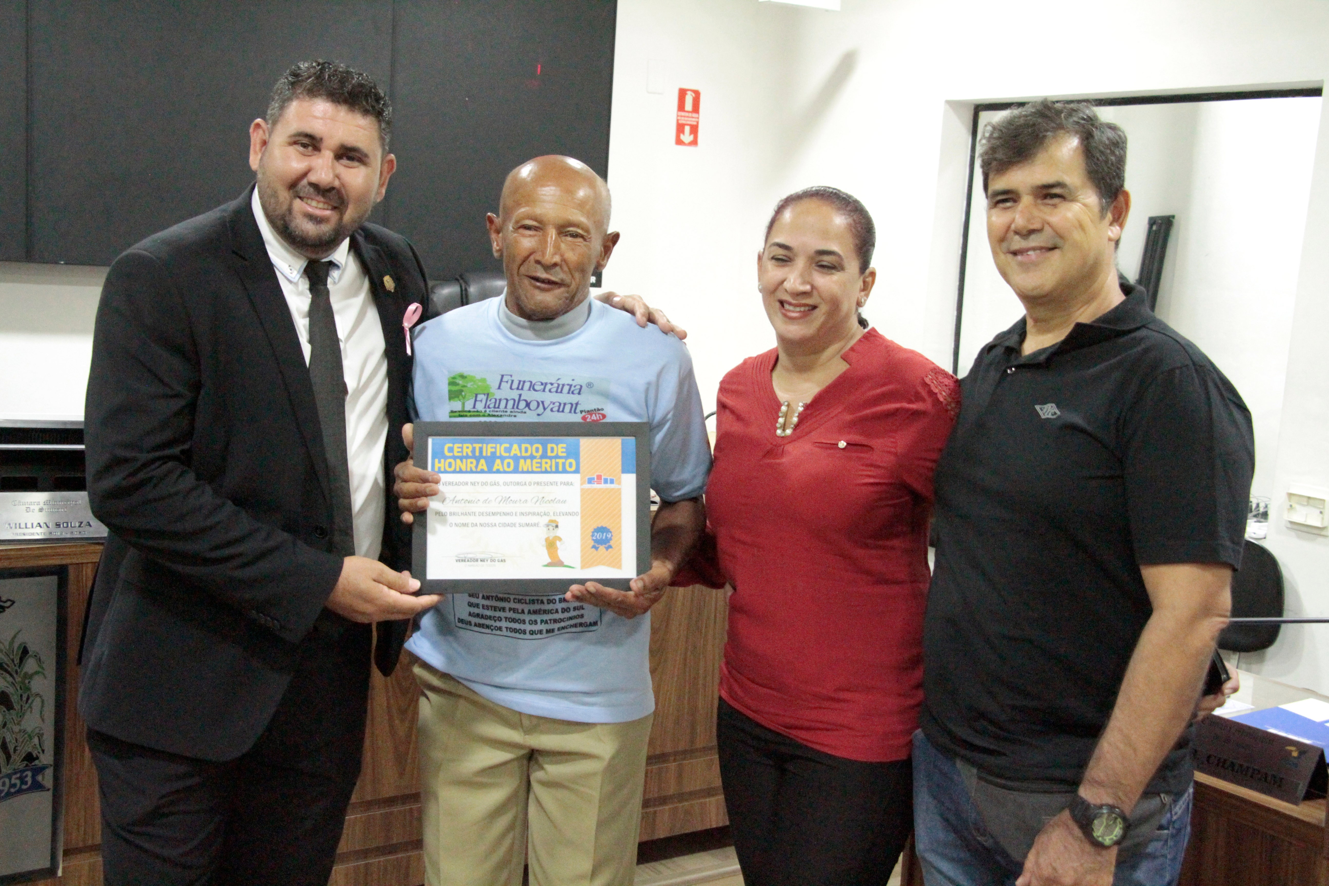 20191011_10.10 Ney do Gás homenageia ciclista de 77 anos que já pedalou por países da América Latina